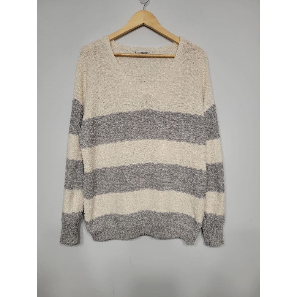 Knox Rose Cream and Grey Popcorn V-neck Sweater, Size Large